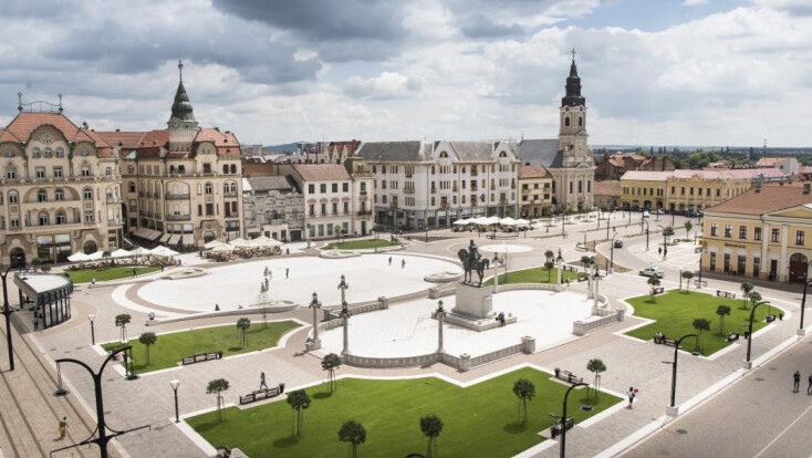 Oradea, Piazza Unirii - Oradea | Secret World Trip Planner