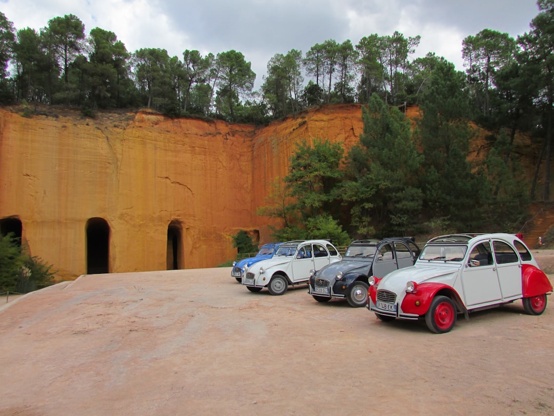 Der Ocker von Roussillon - Ménerbes | Secret World Trip Planner
