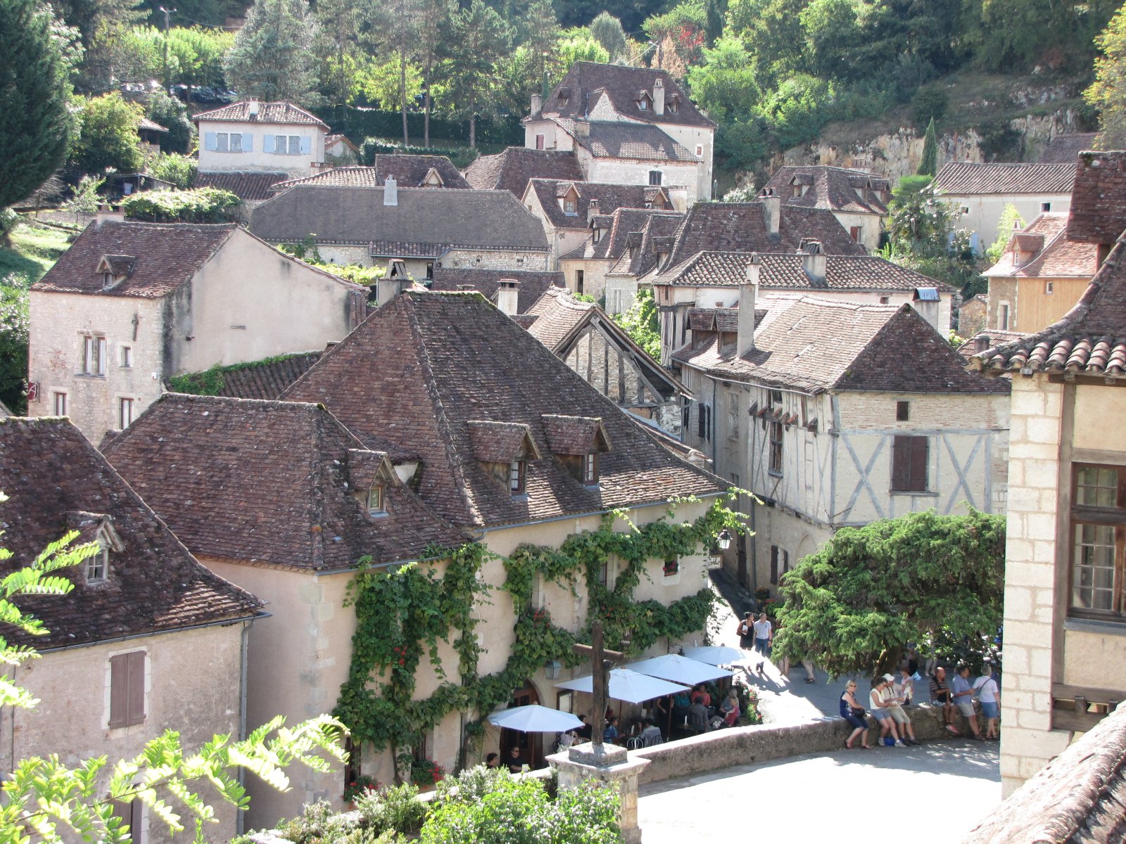 Tukang Taman Sari - Saint-Cirq-Lapopie | Secret World Trip Planner
