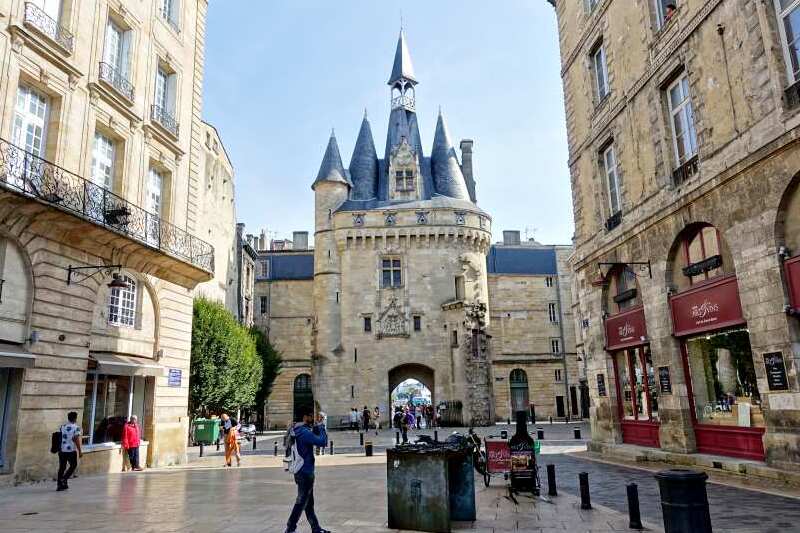 Bordeaux, La Belle au bois dormant - Bordeaux | Secret World Trip Planner