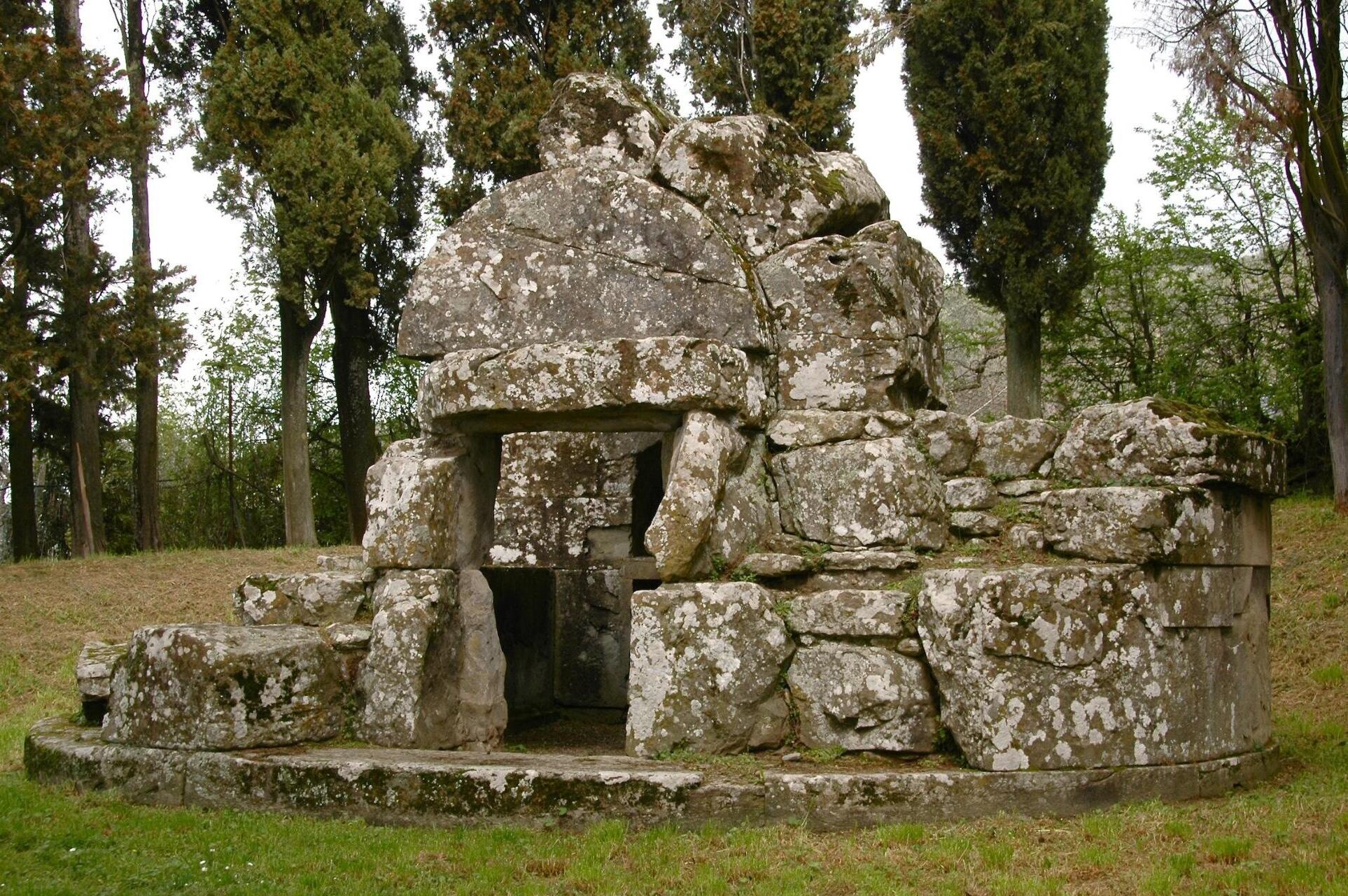 Tanella of Pythagoras - Località Cinque Vie | Secret World Trip Planner