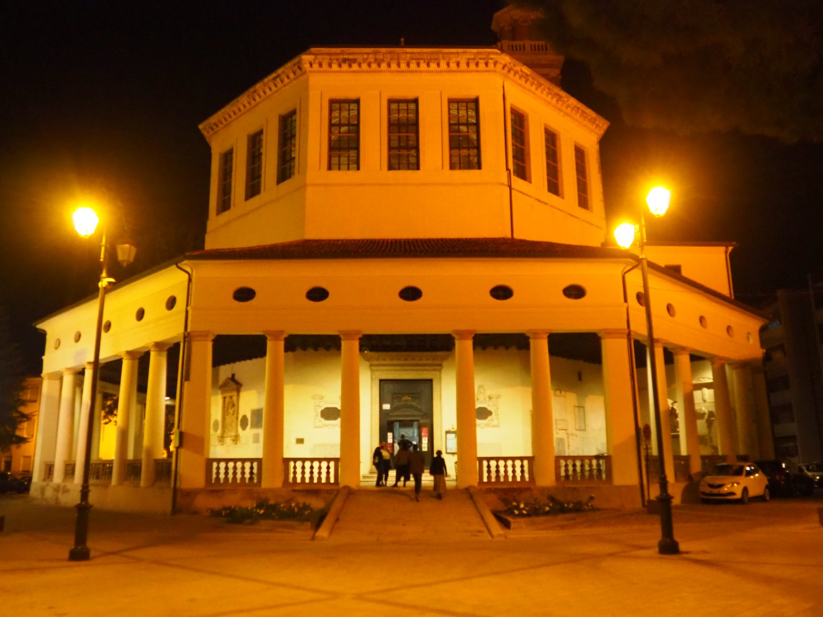 ဆိုကရေးတီး၏ကောင်းကြီးမင်္ဂလာကညာအသင်းတော် - Rovigo | Secret World Trip Planner