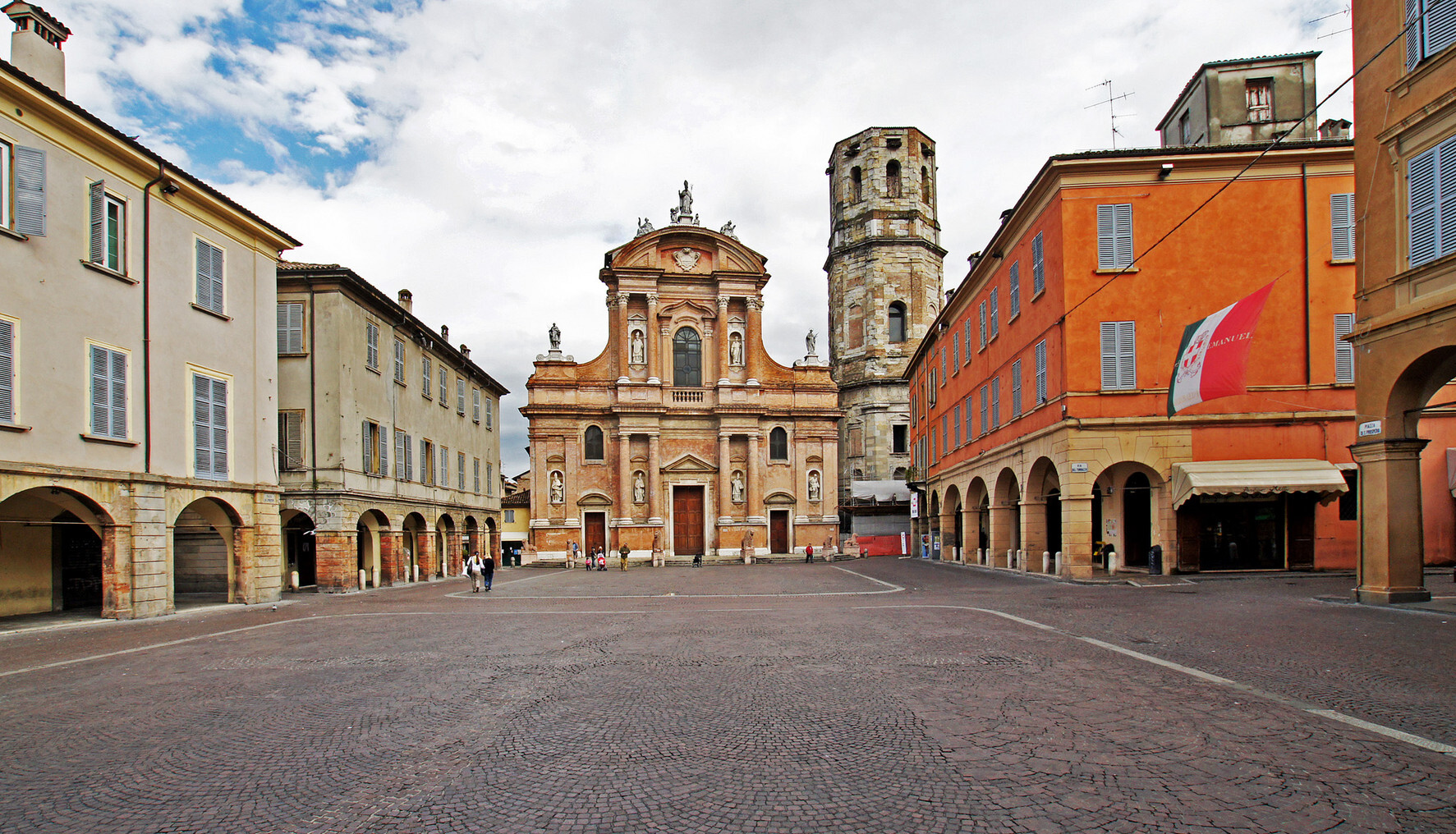 Gapura Raya - Reggio Emilia | Secret World Trip Planner