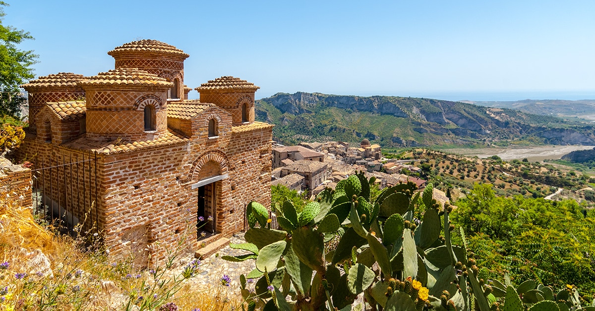 स्टिलो क्याथोलिक - Stilo | Secret World Trip Planner