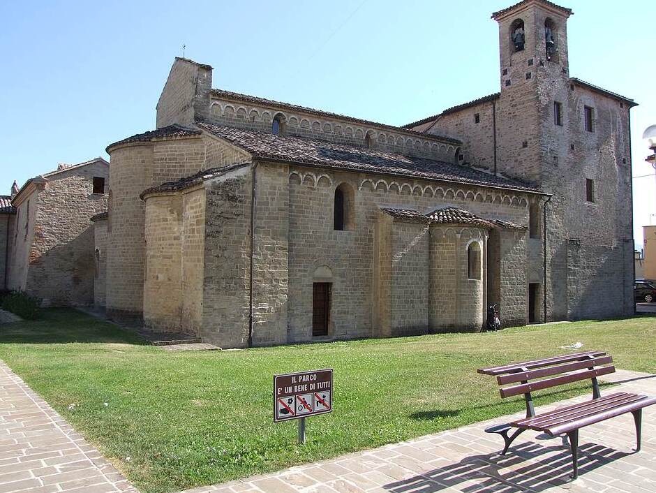 Opatství Santa Maria delle Moie - Maiolati Spontini | Secret World Trip Planner