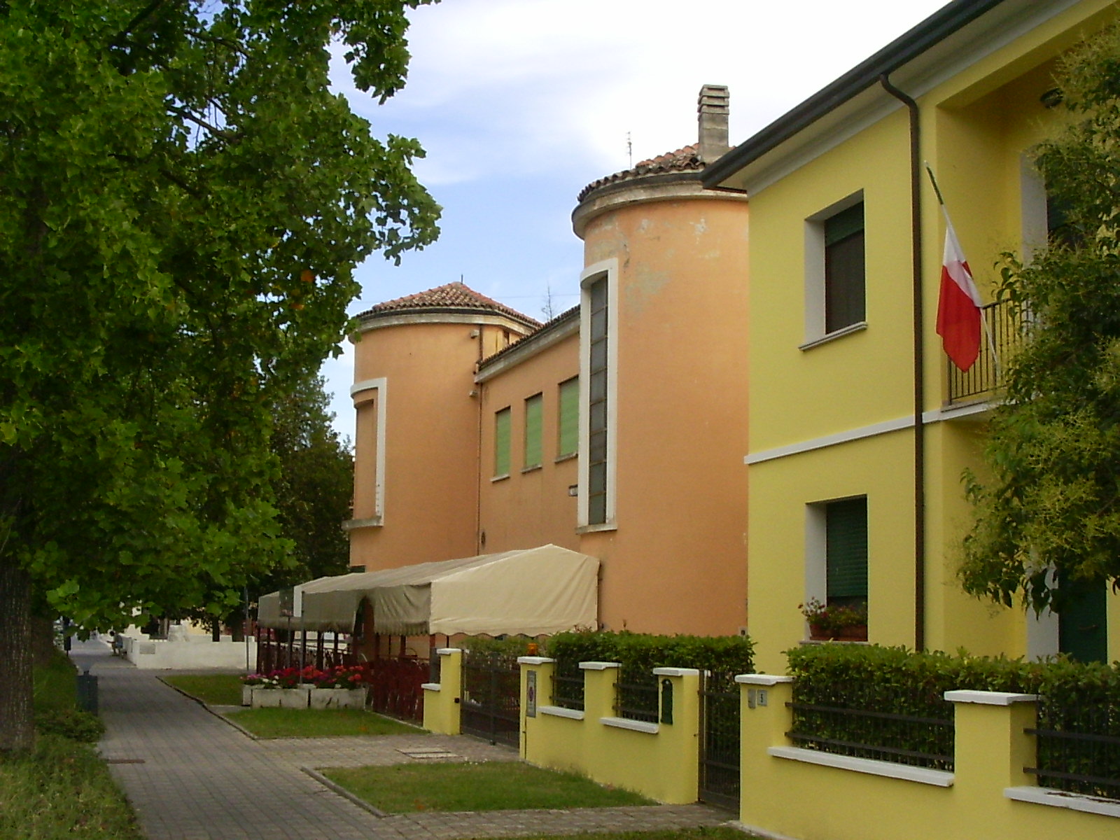 Tresigallo आहे, त्याच व्यक्ती येतात शहर - Tresigallo | Secret World Trip Planner