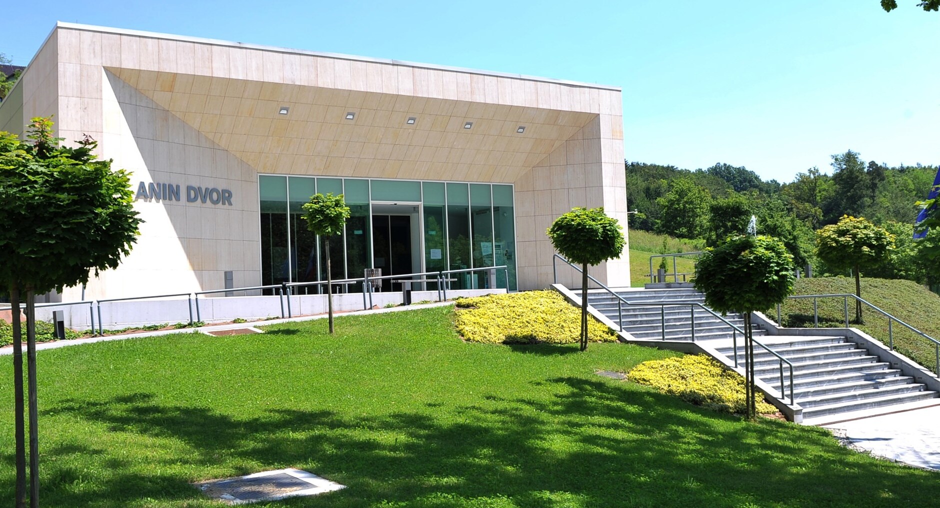 Museu do Palácio de Ana - Cvetlični Hrib 1A | Secret World Trip Planner