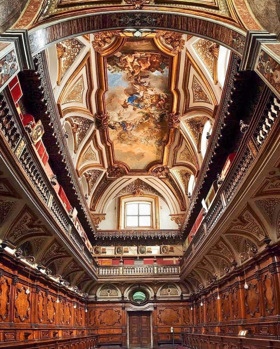 Sakristia E Bazilikës Së San Domenico Maggiore - Napoli | Secret World Trip Planner