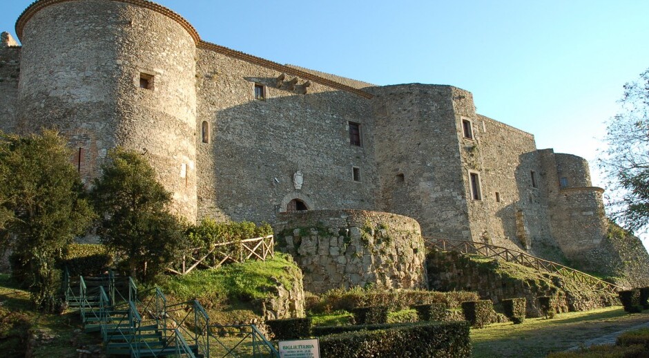 বীরত্বসূচক প্রাসাদ - Vibo Valentia | Secret World Trip Planner