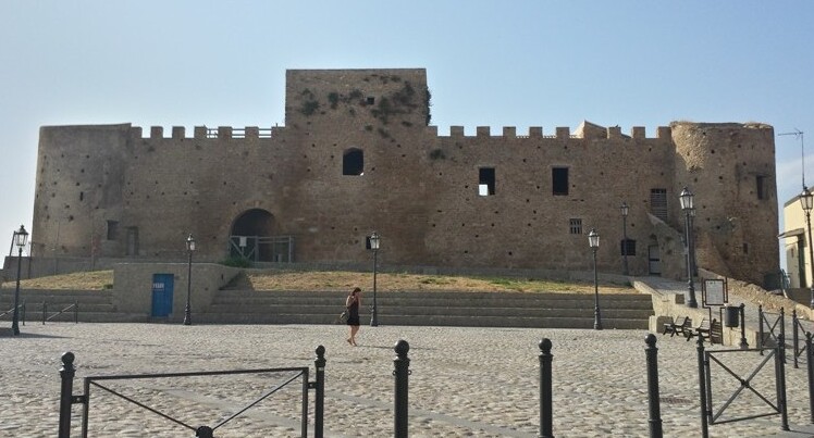 Il vecchio Castello “Strongilos” a Strongoli - Strongoli | Secret World Trip Planner