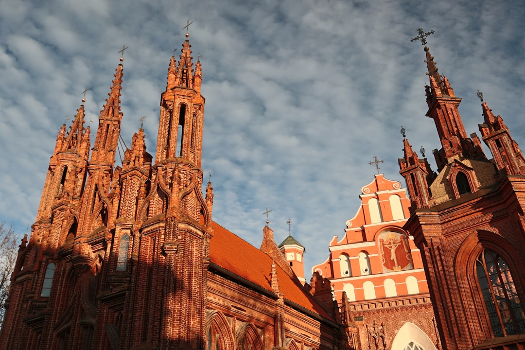 Complesso ecclesiastico di Sant'Anna e Bernardino a Vilnius - Vilnius | Secret World Trip Planner