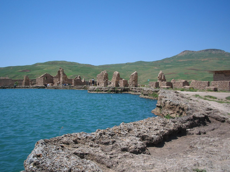 Takht-e Soleiman