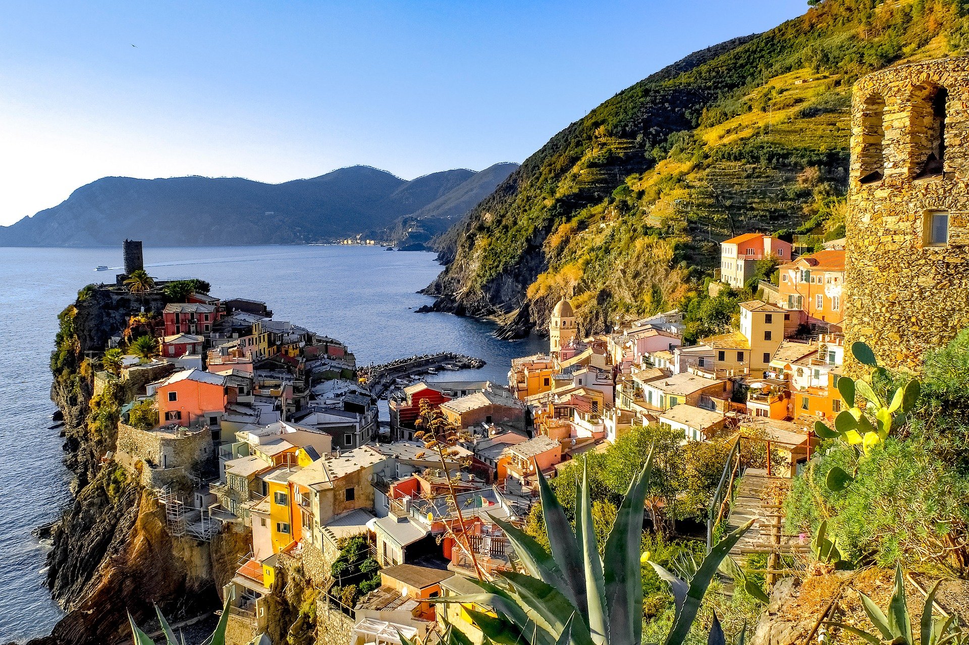 Cinq Terres : Merveilles du monde - Vernazza | Secret World Trip Planner