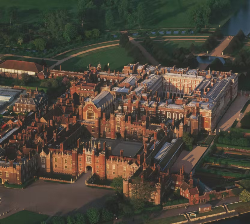 Hampton Court Palace - Molesey | Secret World Trip Planner