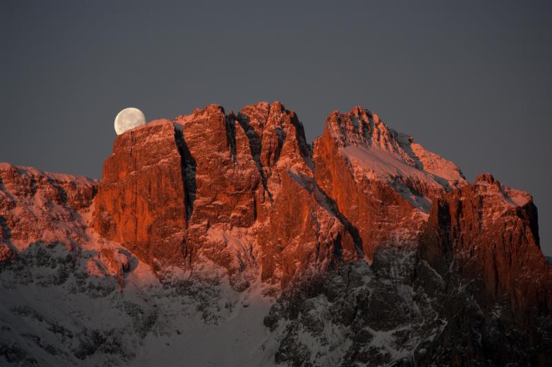 Luí na gréine ar an Brenta - Domhan Rúnda - Madonna di Campiglio | Secret World Trip Planner