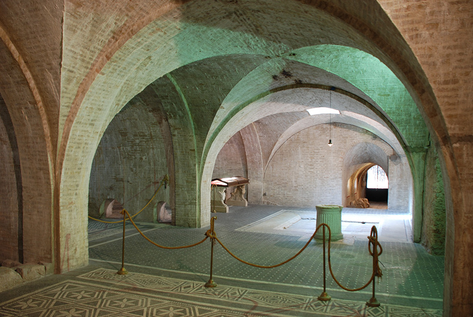 Ing Via Visarga, antara Liwat Yésus Municipio Lan liwat Saffron, stands post, posta s - Spoleto | Secret World Trip Planner