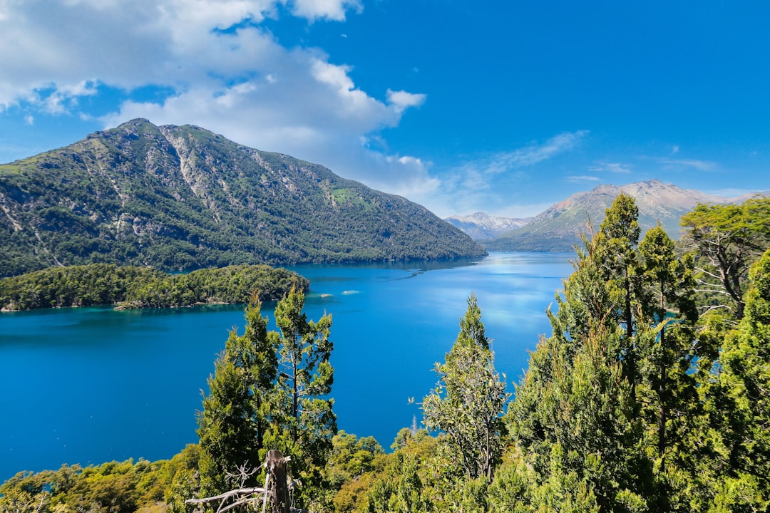 圣卡洛斯*德巴里洛切：马斯卡迪湖 - Mascardi Lake | Secret World Trip Planner