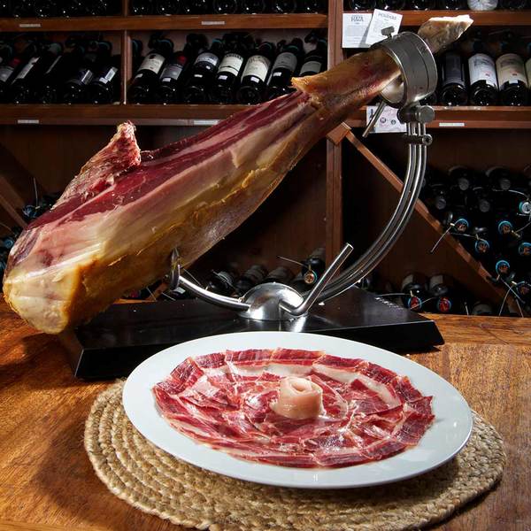 Jamon Iberico ose Pata Negra:Më I Miri Në Botë
