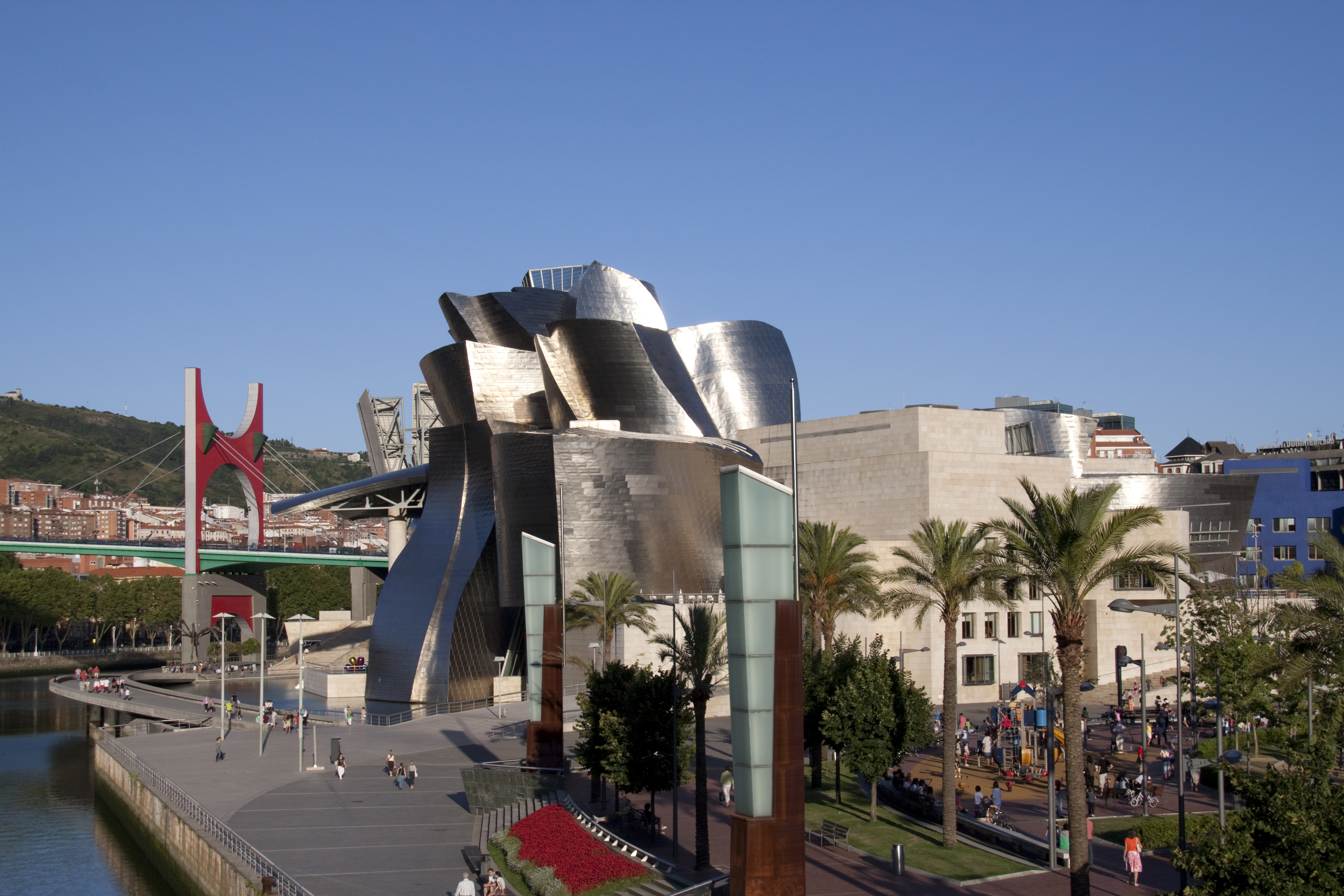 露易丝*布尔乔亚的《马曼》 - Bilbo | Secret World Trip Planner