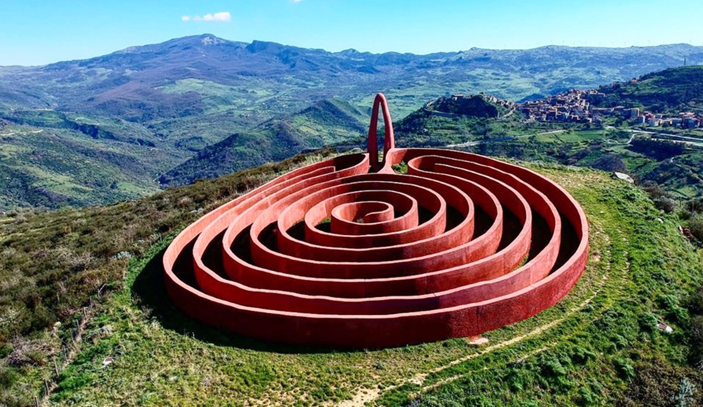 Laberint d'Ariadna - Castel di Lucio | Secret World Trip Planner