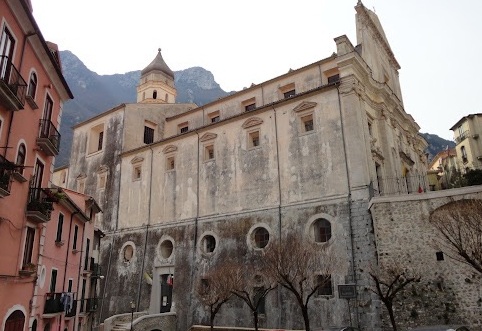 Katedralen Santa Maria della Pace - Campagna | Secret World Trip Planner