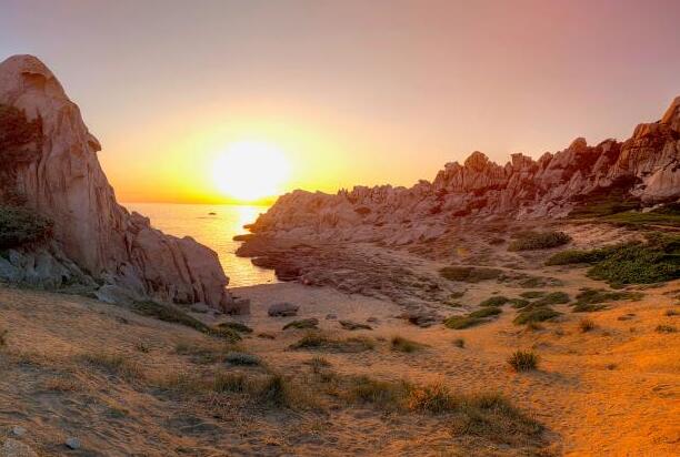 Сарны Хөндий - Capo Testa | Secret World Trip Planner