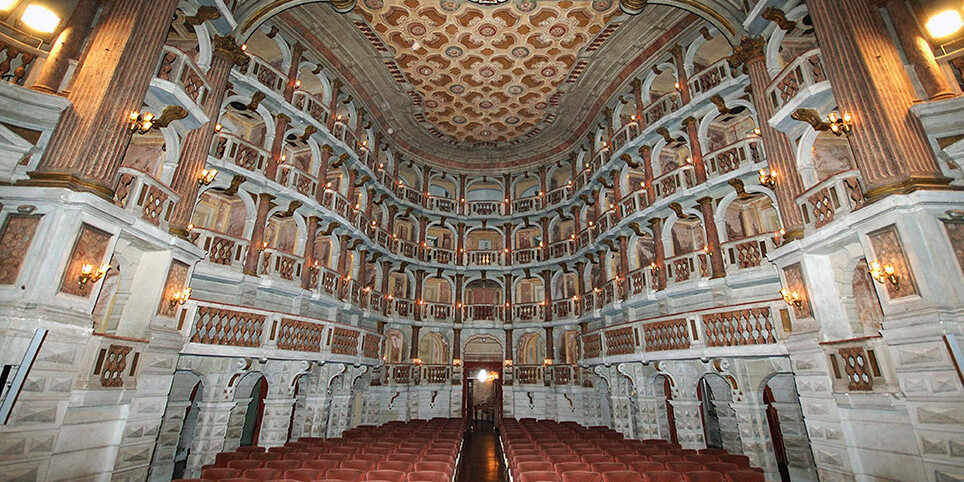 Научен Театър - Mantova | Secret World Trip Planner