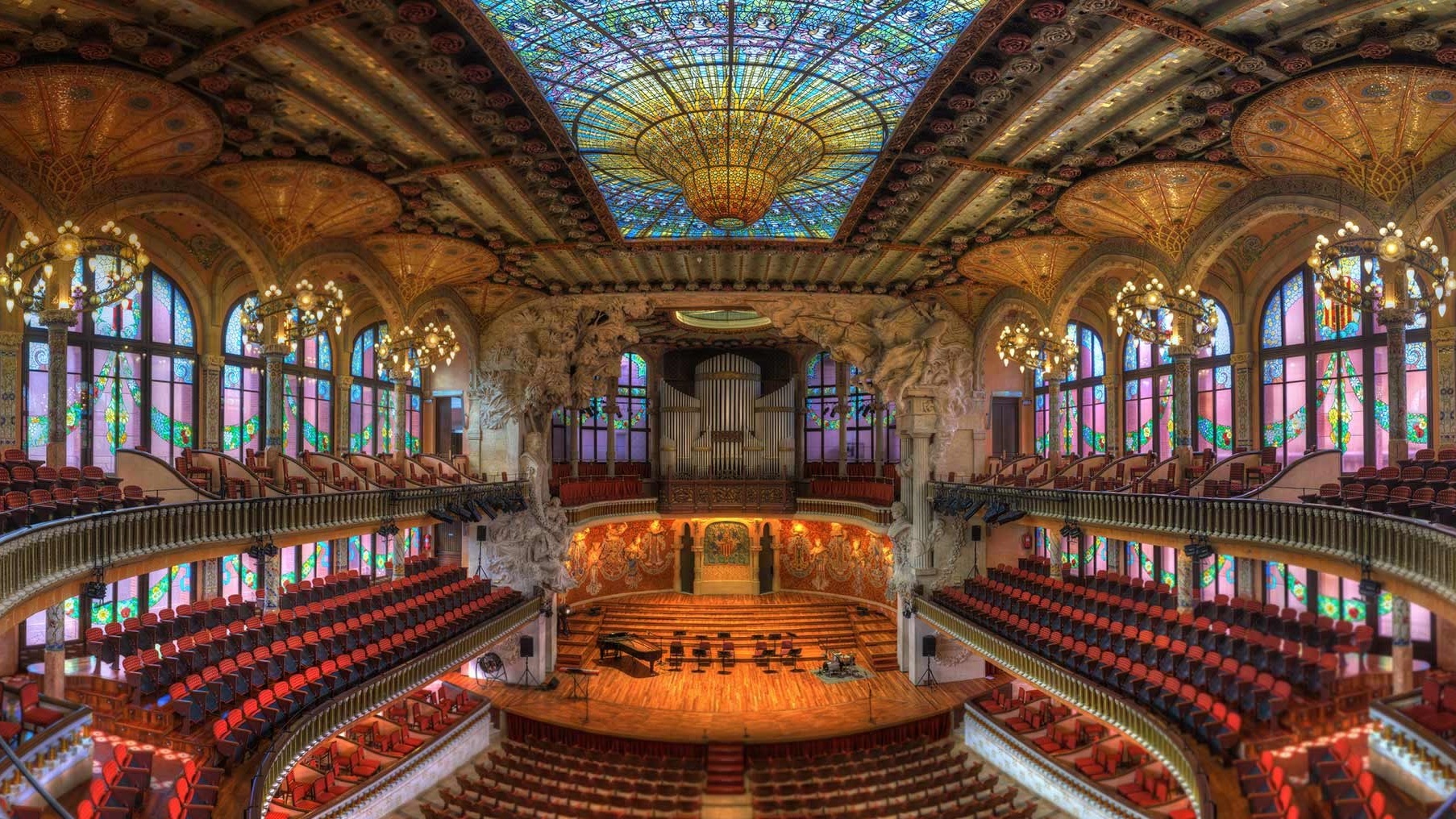 Palau De La Katalana - Barcelona | Secret World Trip Planner