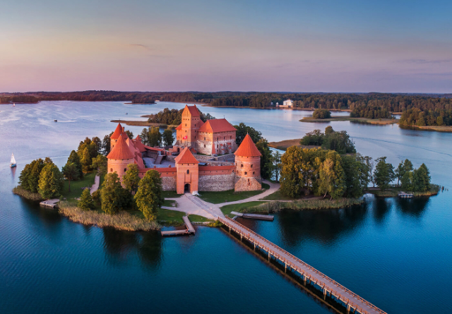 ಟ್ರಾಕೈ ದ್ವೀಪ ಕೋಟೆ - Trakai | Secret World Trip Planner