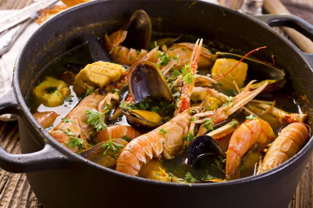 Meşhur Bouillabaisse - Saint-Tropez | Secret World Trip Planner