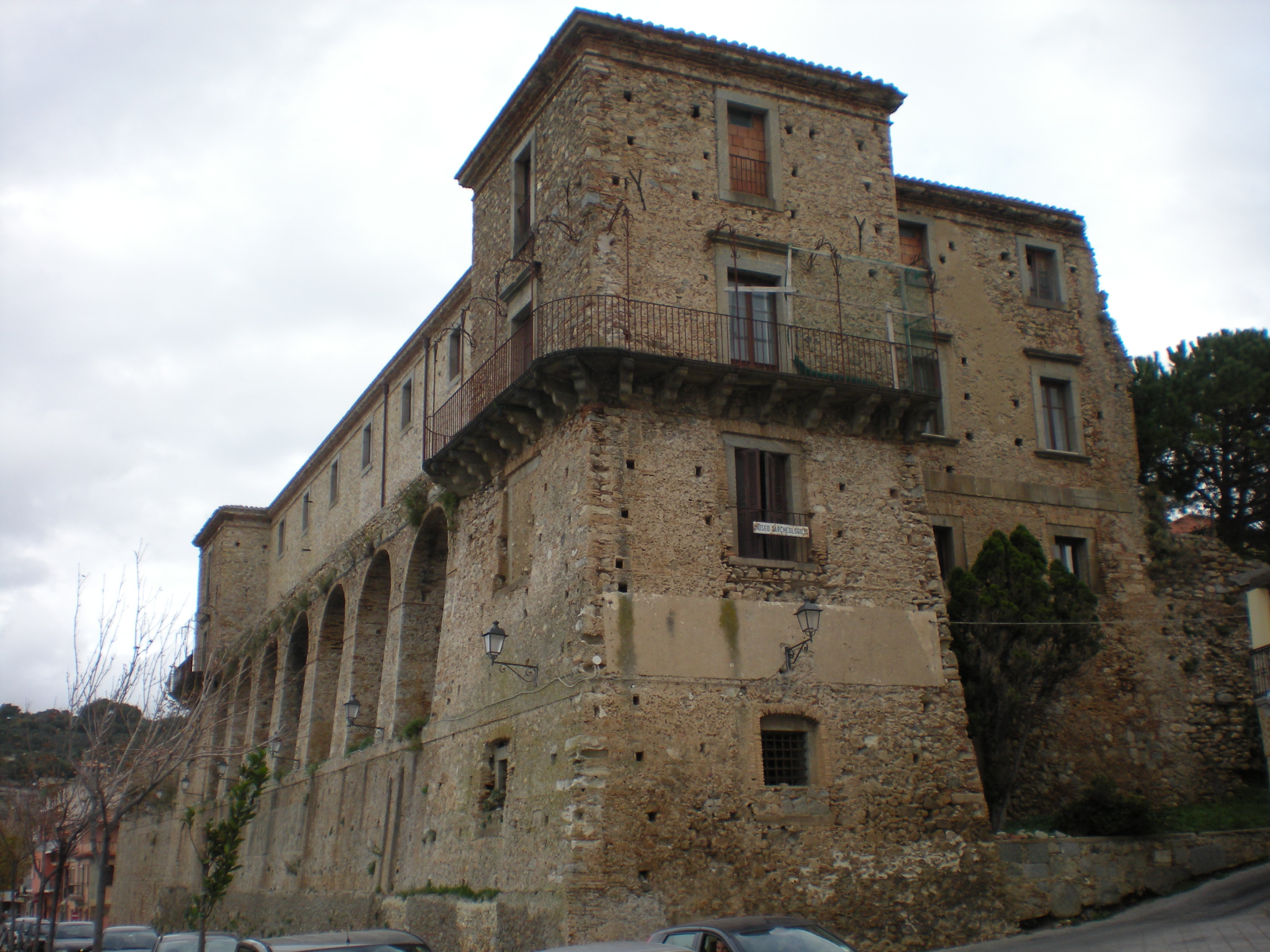 Nicotera: Castillo normando