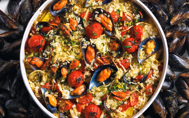 Tiella de arroz, patatas y mejillones