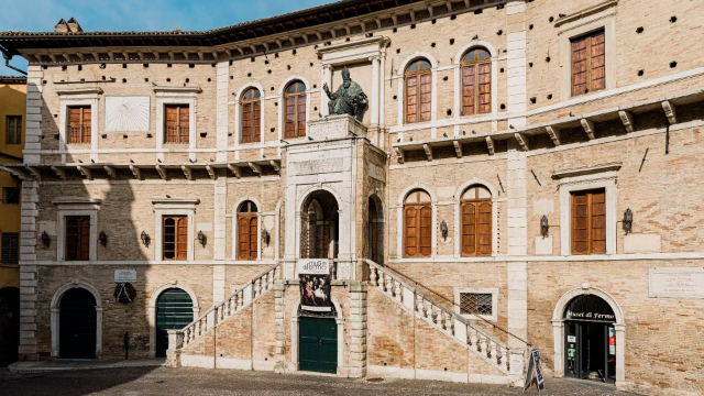 Palazzo dei Priori muuseumikompleks - Fermo | Secret World Trip Planner