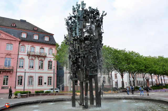 Fonte do Entroido - Mainz | Secret World Trip Planner