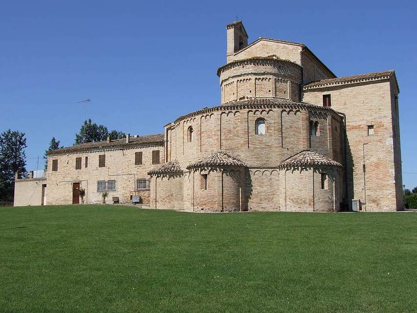 S. Maria in pie ' Di Chienti - Montecosaro | Secret World Trip Planner