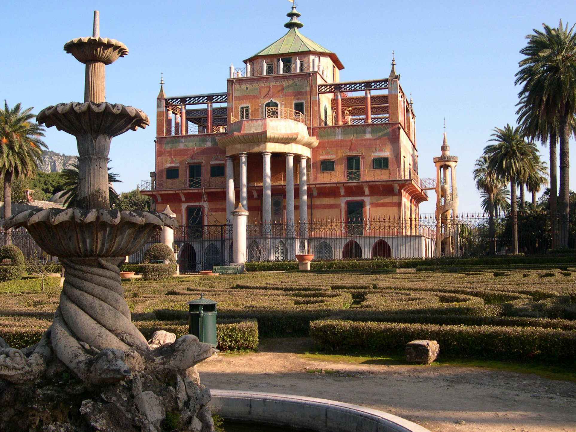 Palermas ir Kinijos pastatas - Palermo | Secret World Trip Planner