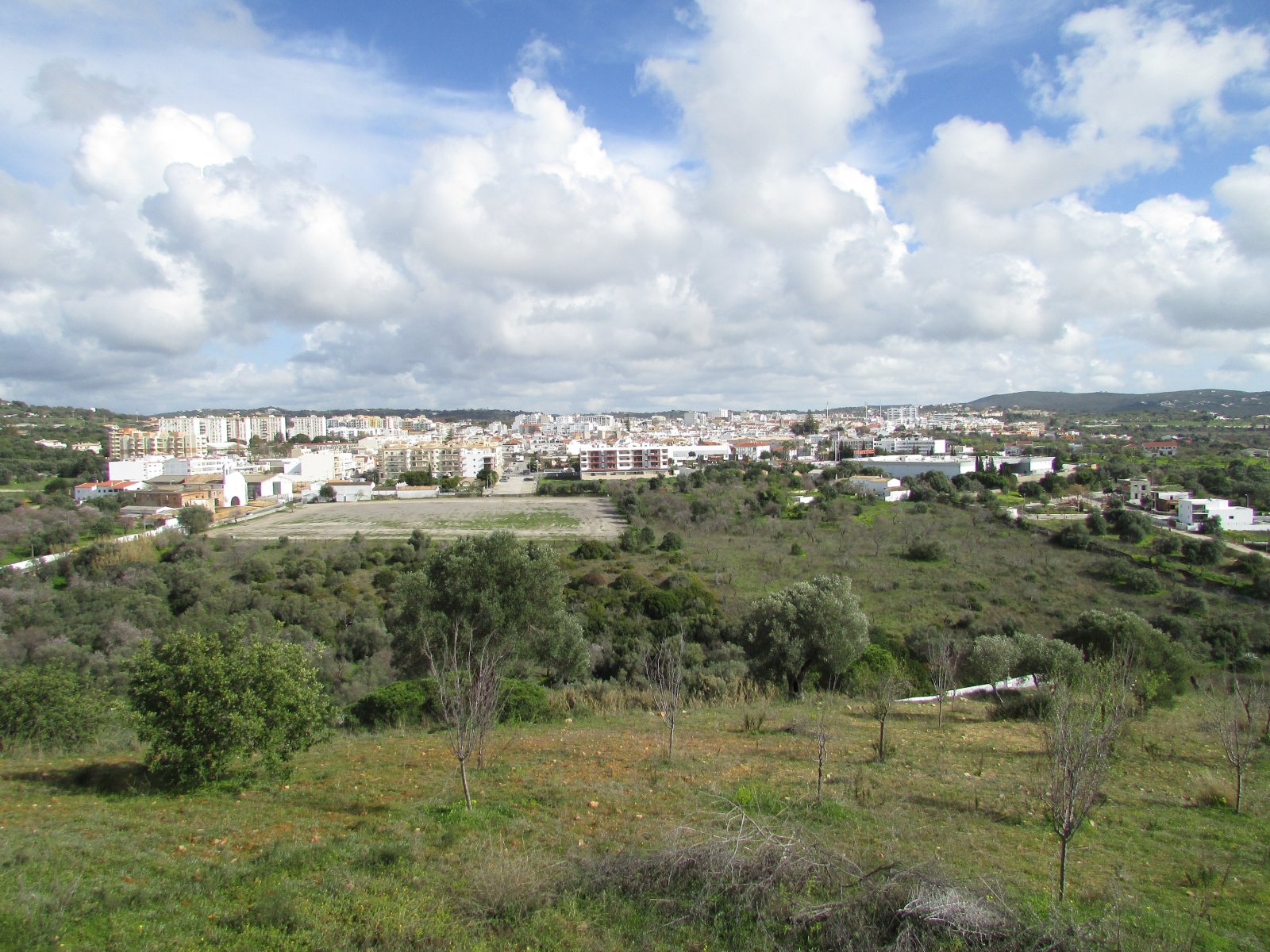 לולה היא עיר שוק פורטוגזית מסורתית. - Loulé | Secret World Trip Planner