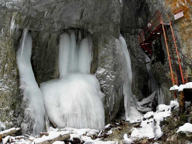 Cascata di Tamina - Unnamed Road | Secret World Trip Planner