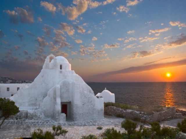 Kerk van Panagia Paraportiani - Mikonos | Secret World Trip Planner