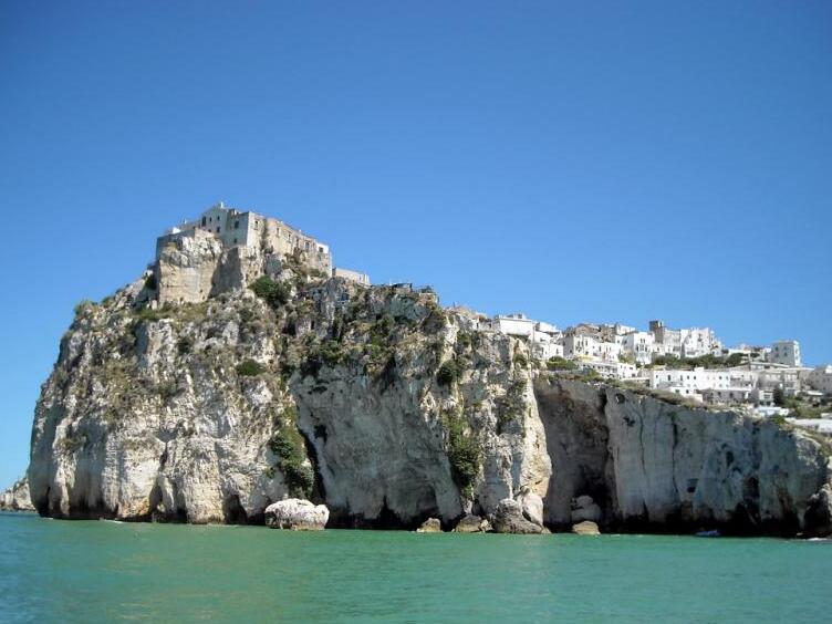 कॅसल ऑफ - Peschici | Secret World Trip Planner