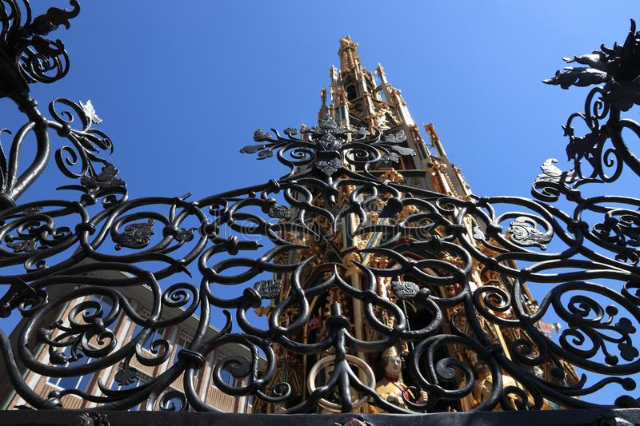 น้ำพุที่สวยงาม - Nürnberg | Secret World Trip Planner