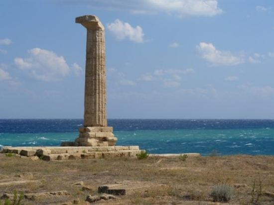 Φάρος του Capo Colonna