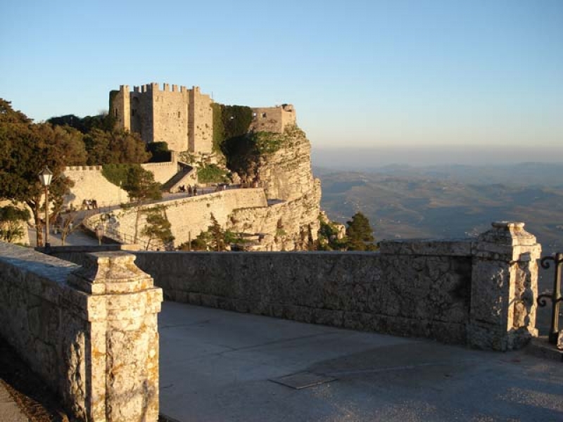 جدران Cyclopean من Erice