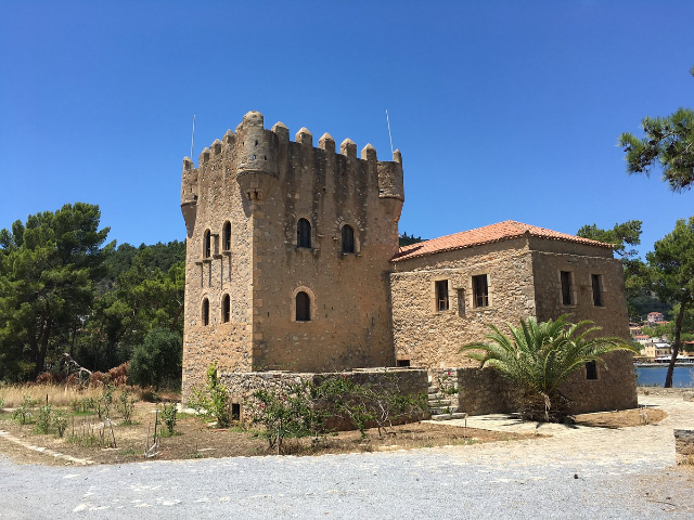 Torre de Tzanetakis - Githio | Secret World Trip Planner