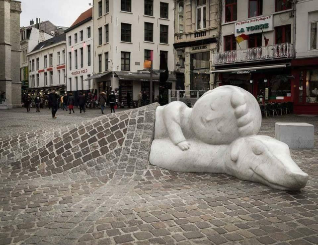 Styttan af Nello og Patrasche - Antwerpen | Secret World Trip Planner