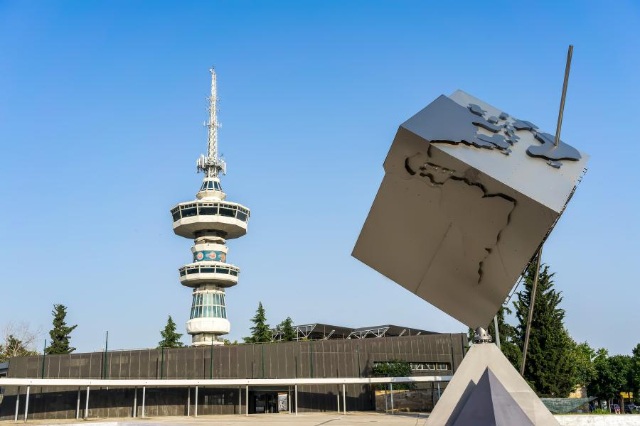 Torre OTE: Onde o jantar se encontra com um panorama de 360 graus - Thessaloniki | Secret World Trip Planner