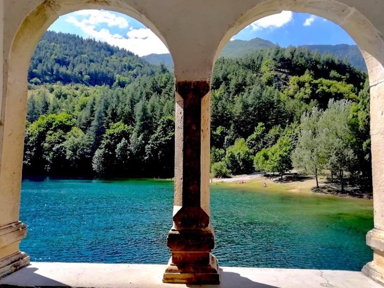 Hermitage dari San Domenico adalah sebuah gereja kecil, terletak di wilayah pemerintahan kota  - Villalago | Secret World Trip Planner