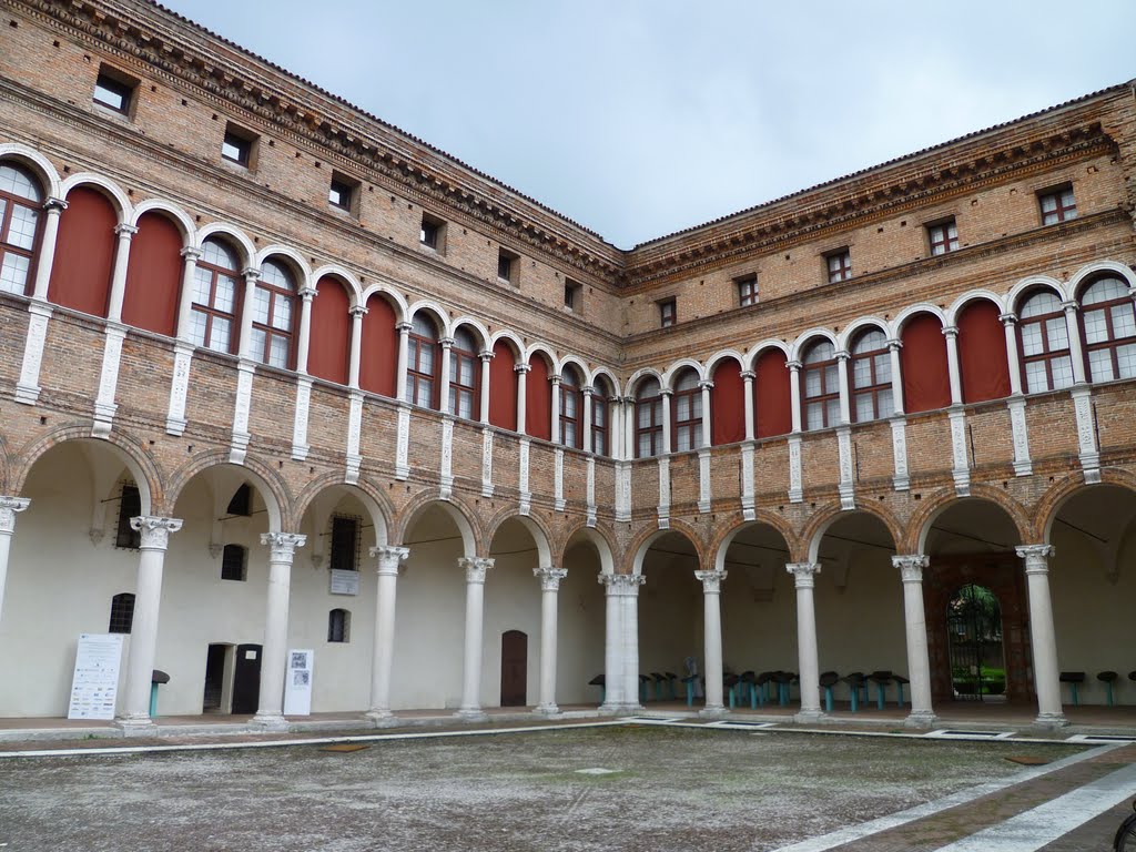 Palazzo Costabili სახელწო ...