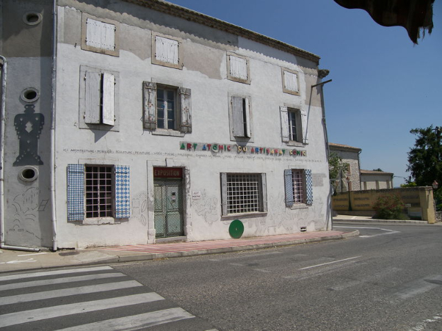 سینٹ Just d'Ardèche کا جدید آرٹ میوزیم - Saint-Just-d'Ardèche | Secret World Trip Planner