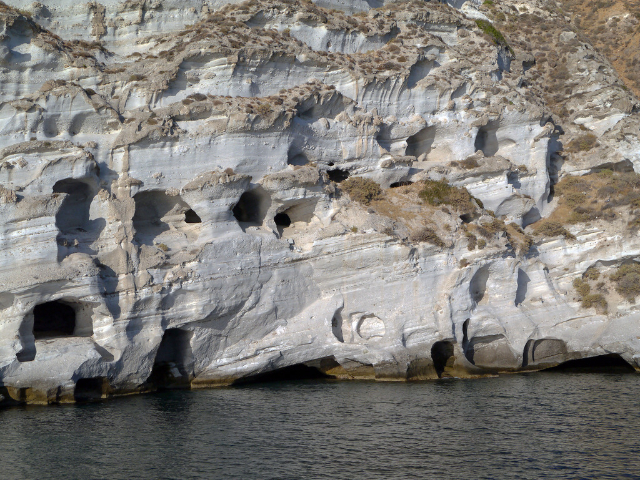 Milošo katakombos Sudėtingas požeminių kapaviečių tinklas, išraižytas - Milos 848 00 | Secret World Trip Planner